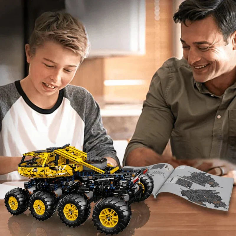 8-Wheel Drive Off-Roader | 1961pcs