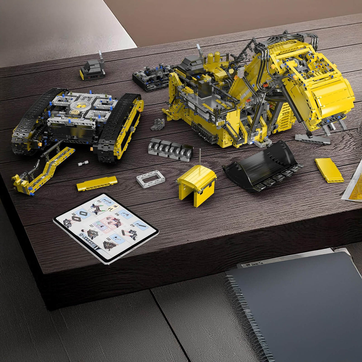 Heavy-Duty RC Excavator | 4766pcs