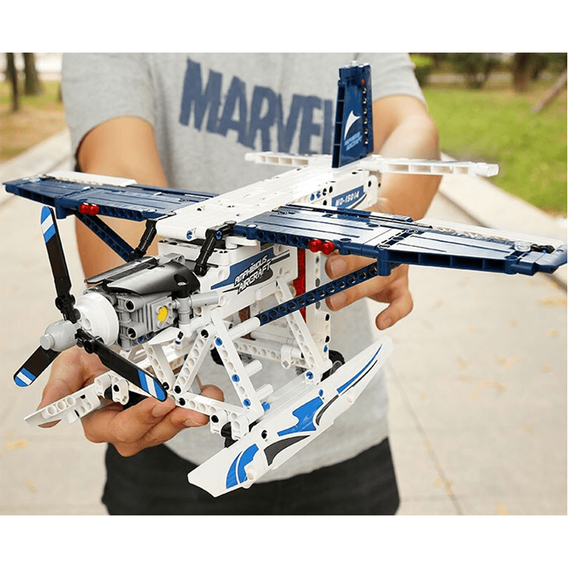 Remote Controlled Amphibious Plane | 556pcs