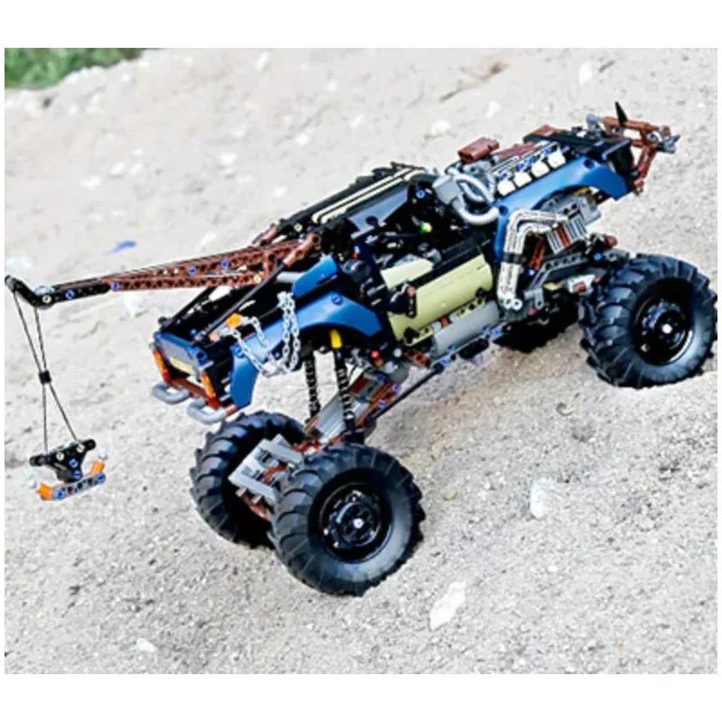 Post-Apocalypse Survival Truck | 1507pcs