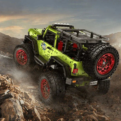 Green Off-Road Trail 4x4 | 2544pcs